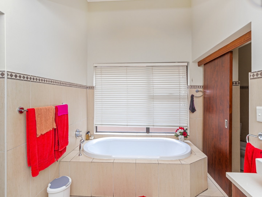 4 Bedroom Property for Sale in Pecanwood Estate North West